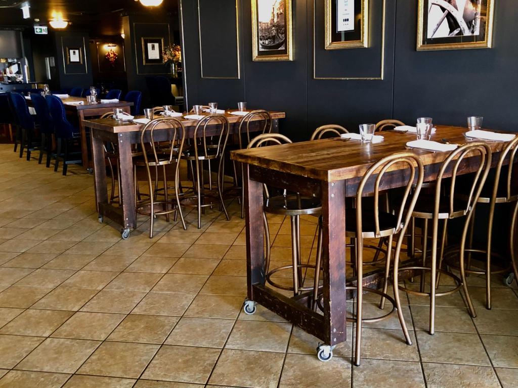 Bella Venezia Restaurant High Top Table